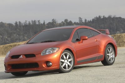 Mitsubishi: SE trim added for 2008 Eclipse